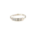 Horizontaler Ring mit Gravur
