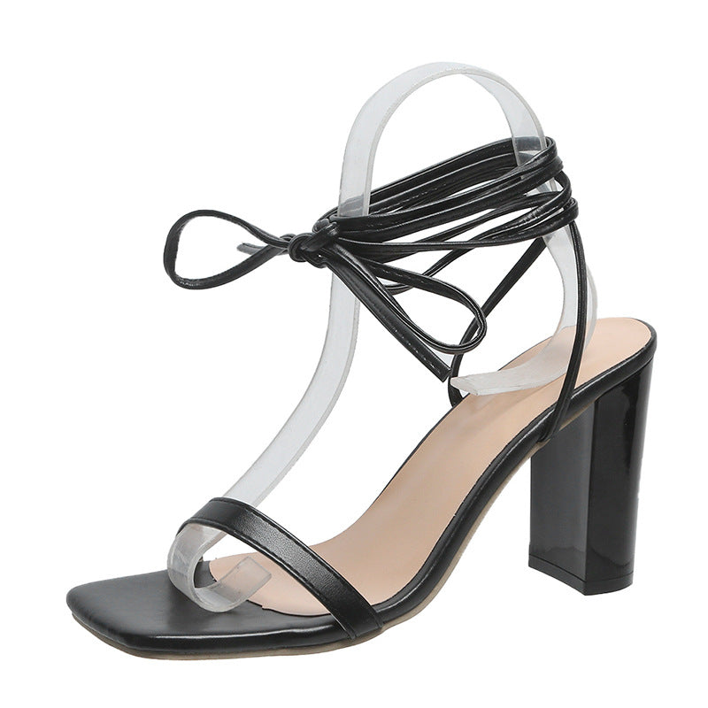 Damen-Sandalen mit Riemchen und Blockabsatz – Bild 4 | LuxeStyle
