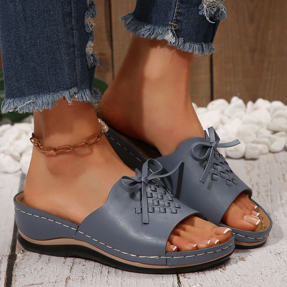 Retro-Sandalen mit runder Spitze und Stickerei – Bild 10 | LuxeStyle