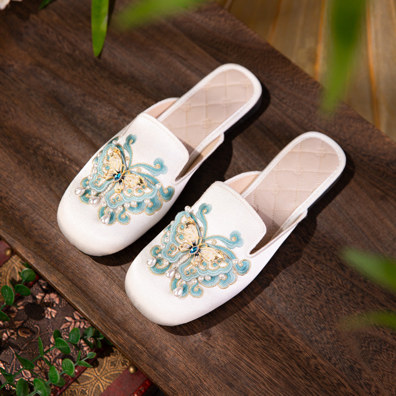 Butterfly Mule mit Perlen und Stickerei