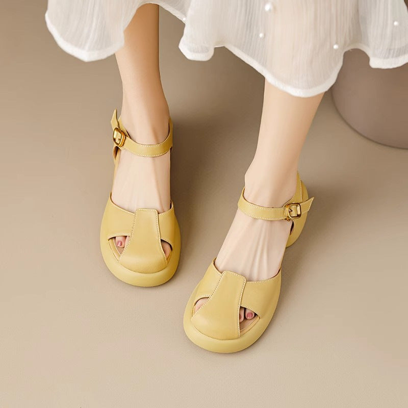 Sandalen mit runden Zehen und gepolstertem Profil | LuxeStyle
