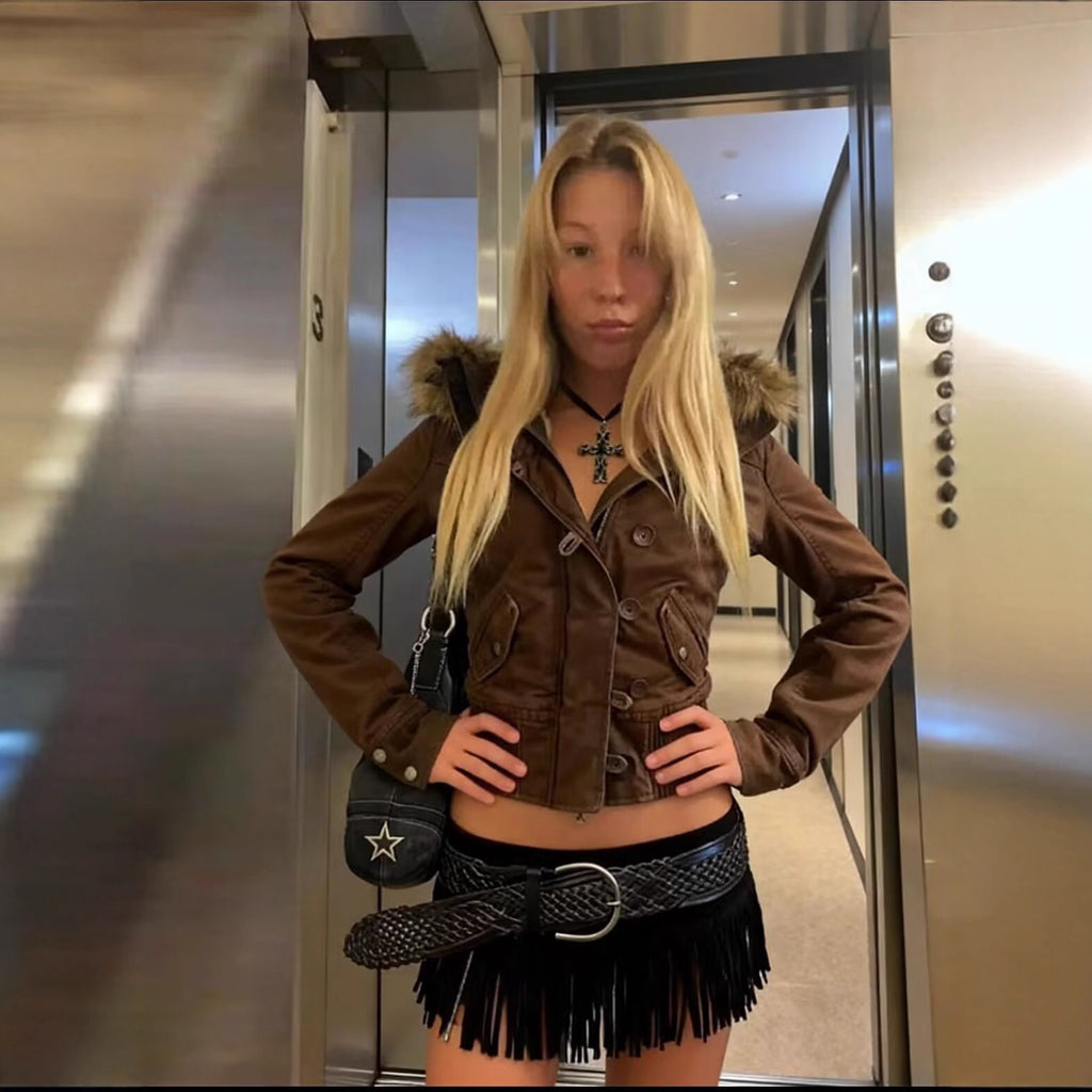 Kurze Damen-Jacke mit Kapuze – Bild 5 | LuxeStyle