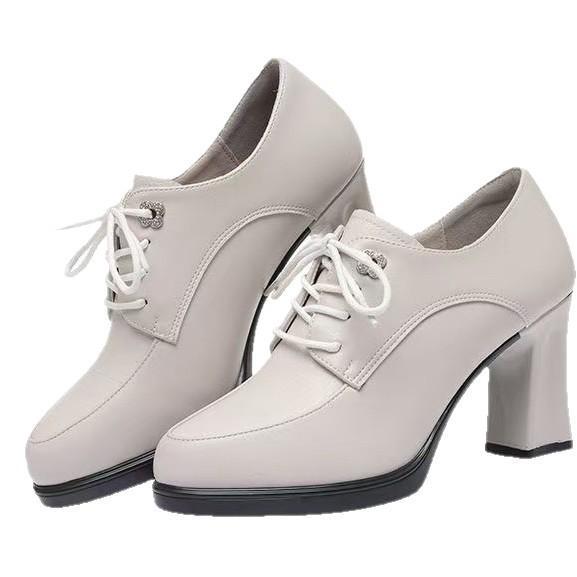 Chunky-Heel Peep-Toe Pumps im neuen China-Stil