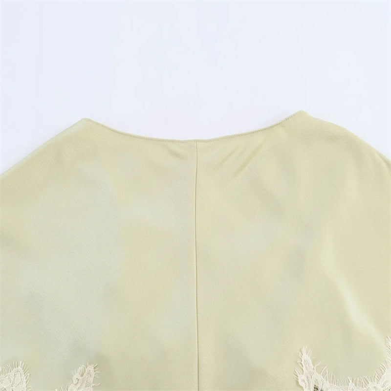 Elegantes Sommerkleid mit Spitze