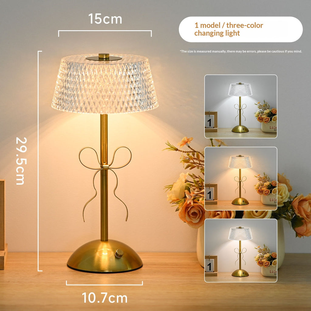 Nordische Tischlampe mit USB‑Ladefunktion – Bild 8 | LuxeStyle