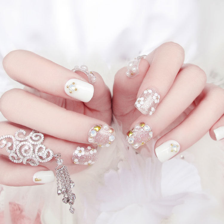 Künstliche Nägel im Magazin-Stil – Bild 5 | LuxeStyle