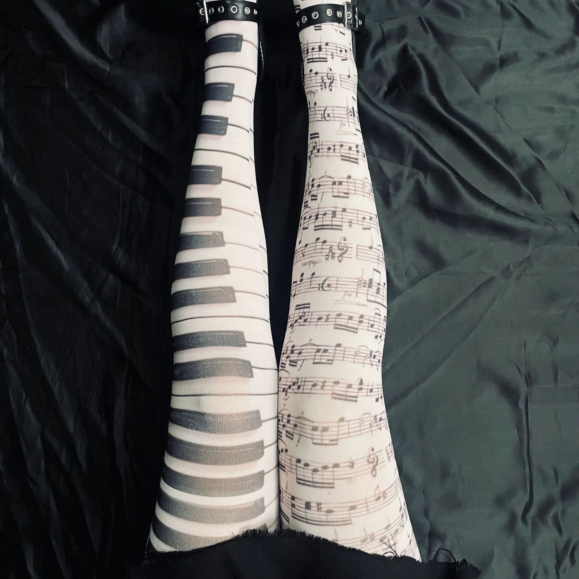 Overknee-Socken mit doppelseitigem Print
