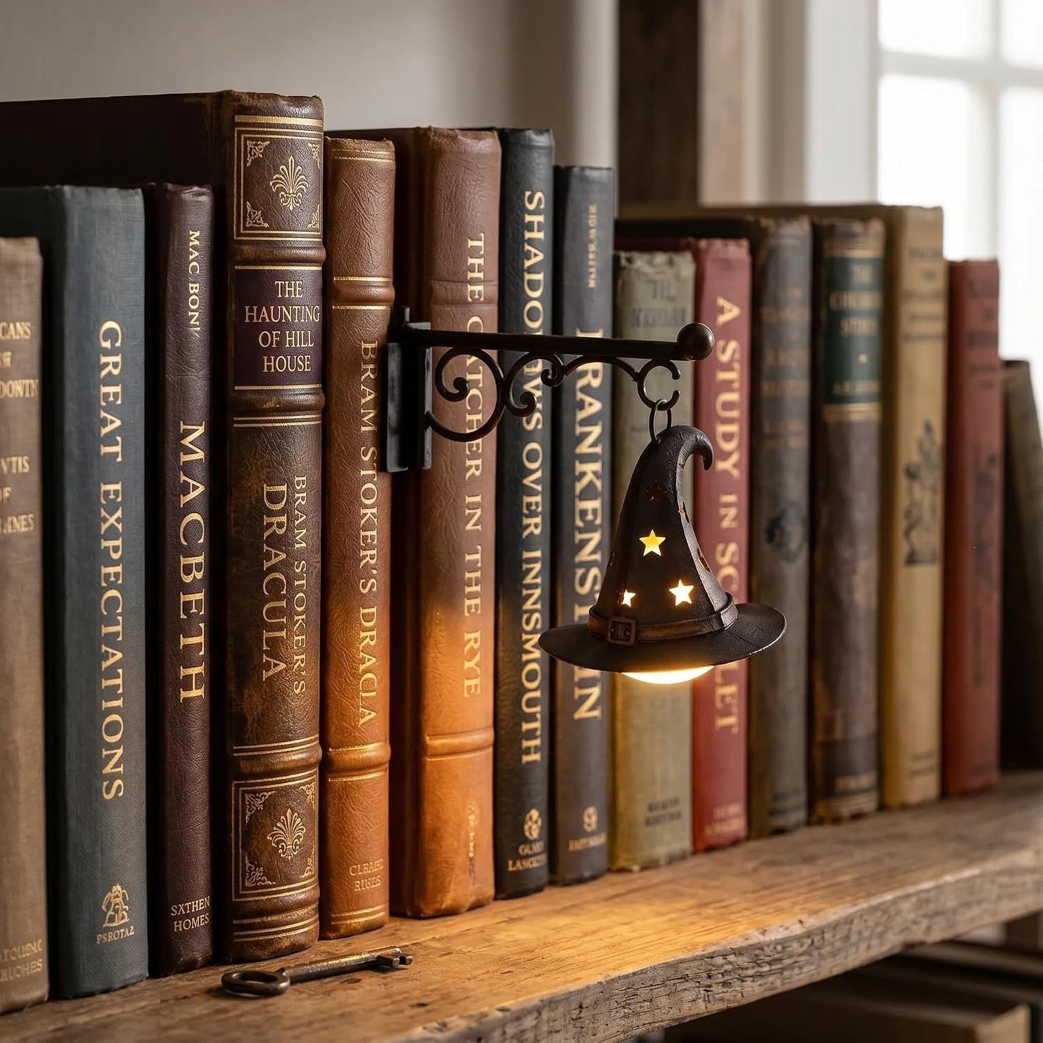 Minimalistische Laterne im Bücherregal-Design