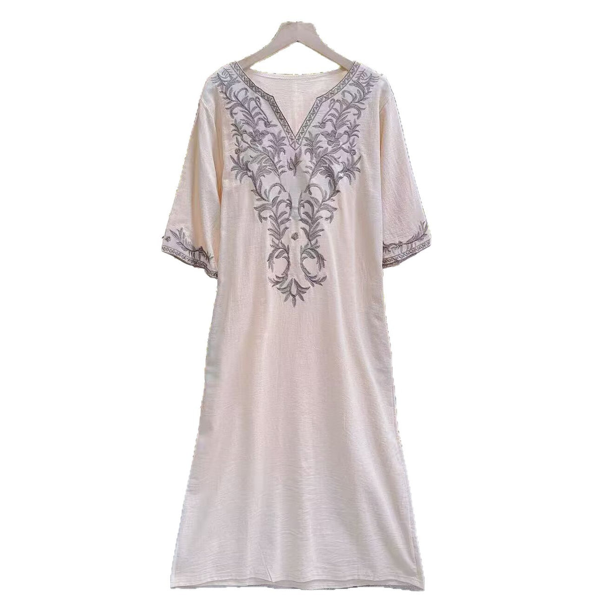 Ethno-Kleid mit Stickerei im Retro-Stil – Bild 3 | LuxeStyle