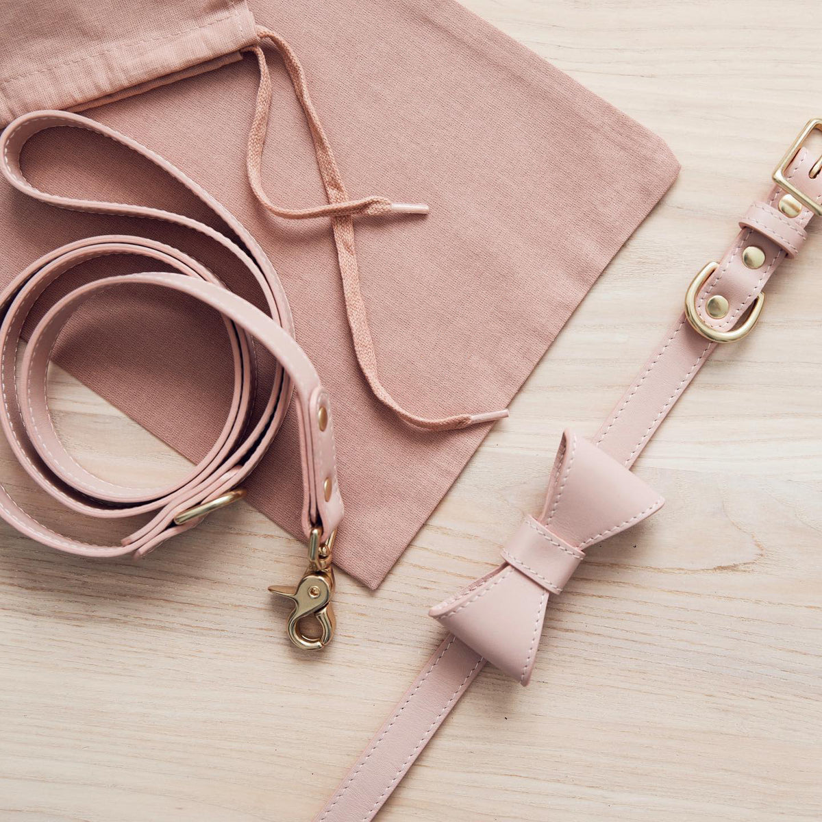 Halsband- und Leinen-Set mit Schleife – Bild 4 | LuxeStyle