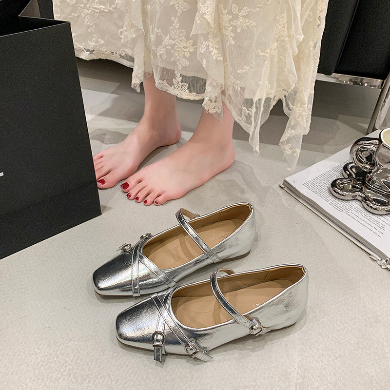 Silberne Mary Jane Flats mit verstecktem Absatz