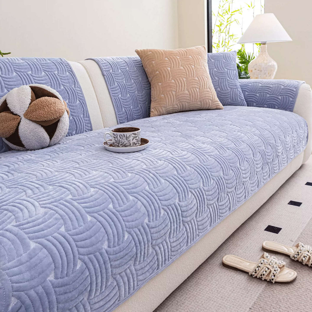 Sofa Kissenbezug aus Milchvelvet 70x70 cm – Bild 5 | LuxeStyle