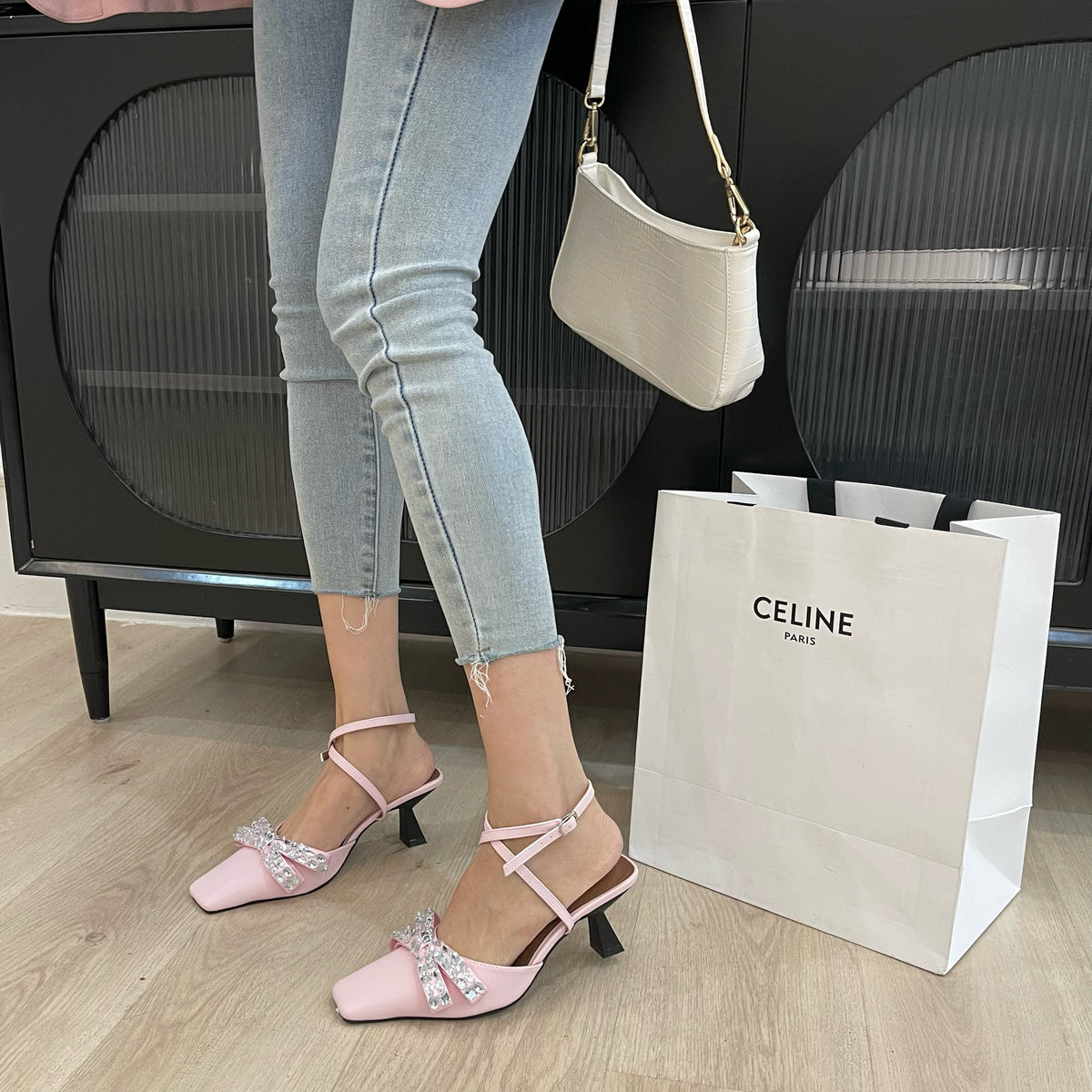 Süsses Riemchen-Sandalen mit Strass-Absatz – Bild 1 | LuxeStyle