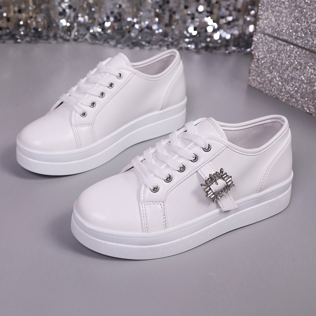 Sportliche Damen-Sneaker aus weichem PU-Leder