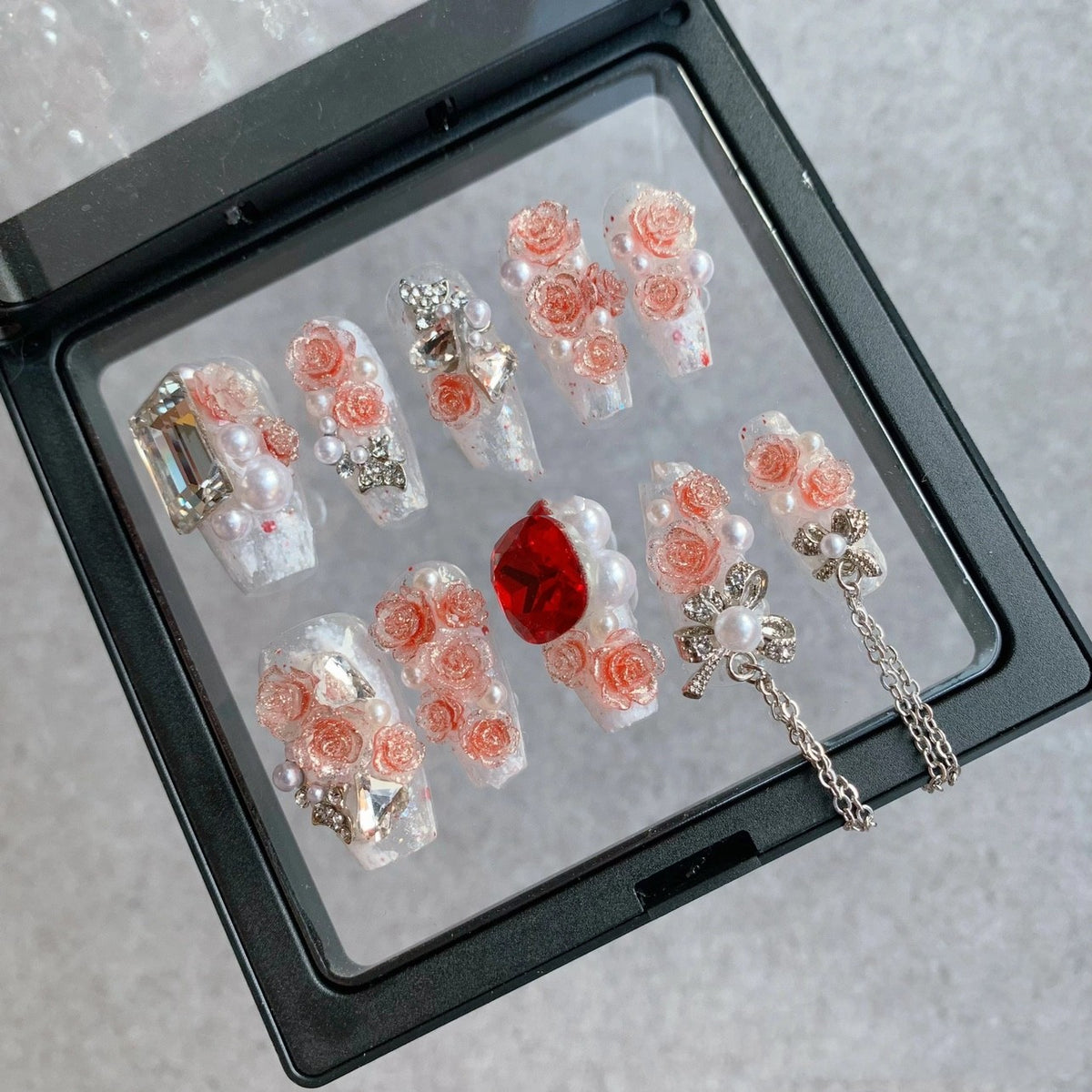 Handgemachte Rhinestone Nagelsticker – Bild 4 | LuxeStyle