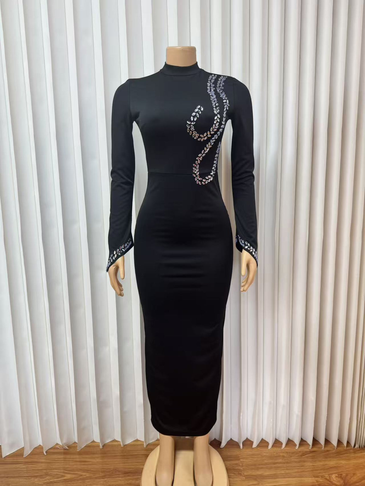 Elegantes figurbetontes Etuikleid – Bild 7 | LuxeStyle