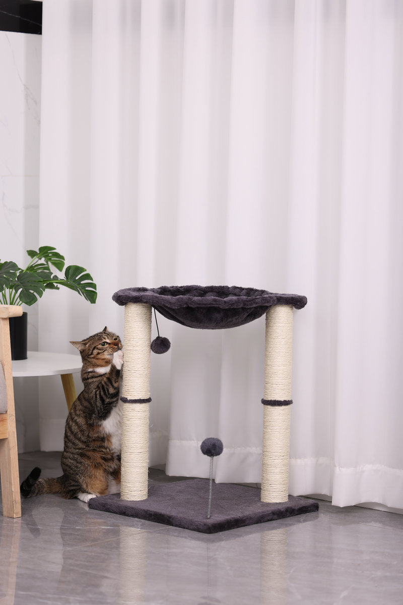 Kratzbaum mit Kuschelhöhle