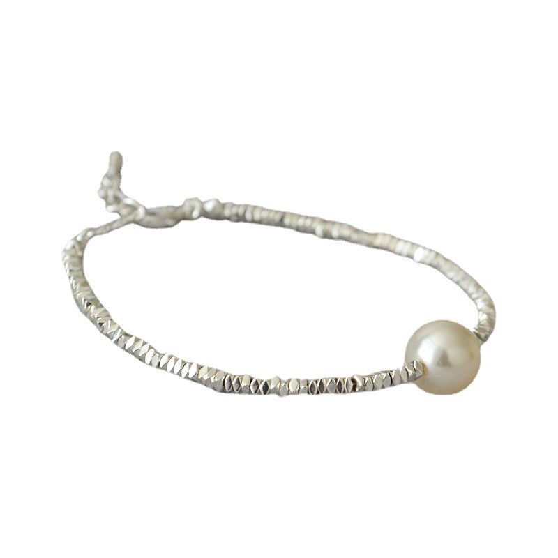 Minimalistisches Perlenarmband mit Silberelementen – Bild 6 | LuxeStyle