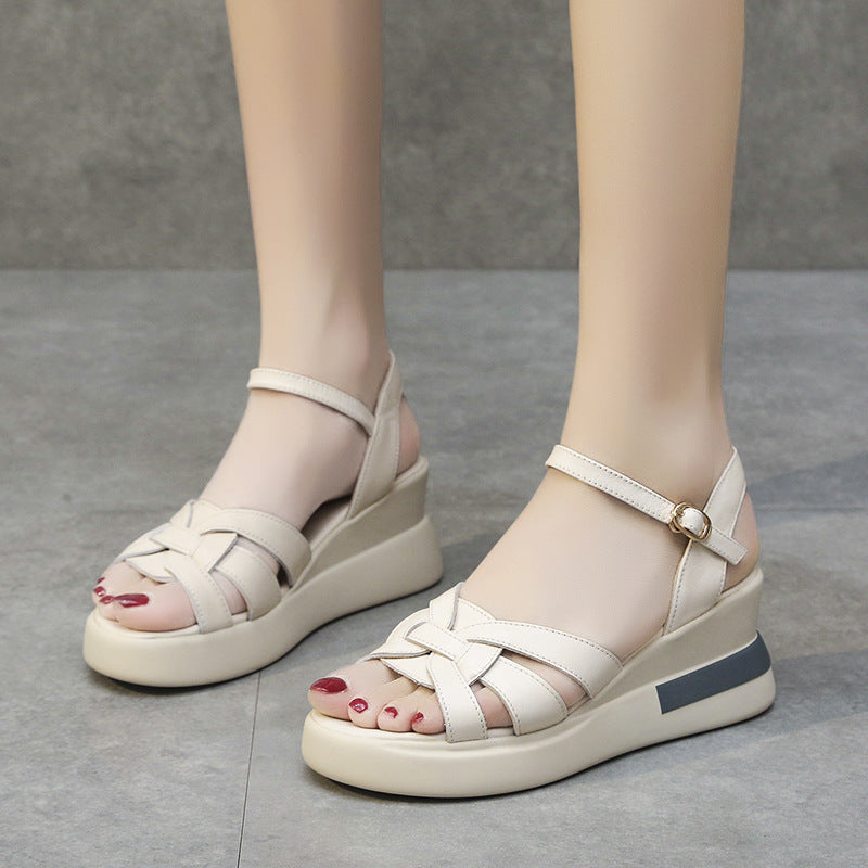 Geflochtene Plateau-Sandalen mit Schnalle – Bild 12 | LuxeStyle