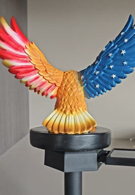 Amerikanischer Adler in Garten