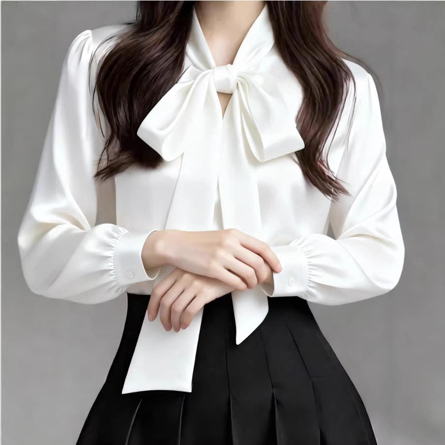 Satinbluse mit Bindebändern | LuxeStyle