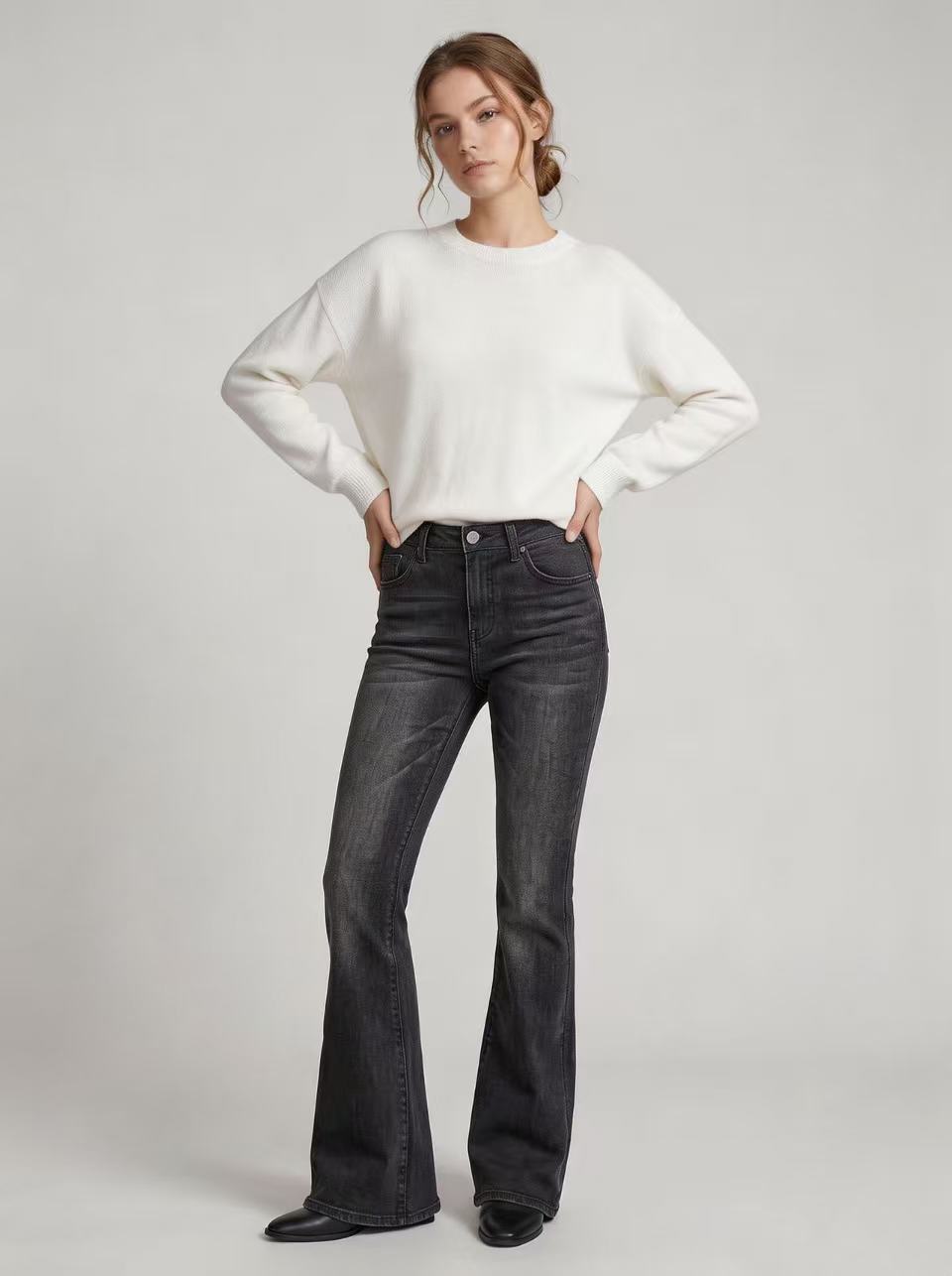 High-Waist Slim-Fit Jeans mit leicht ausgestelltem Bein