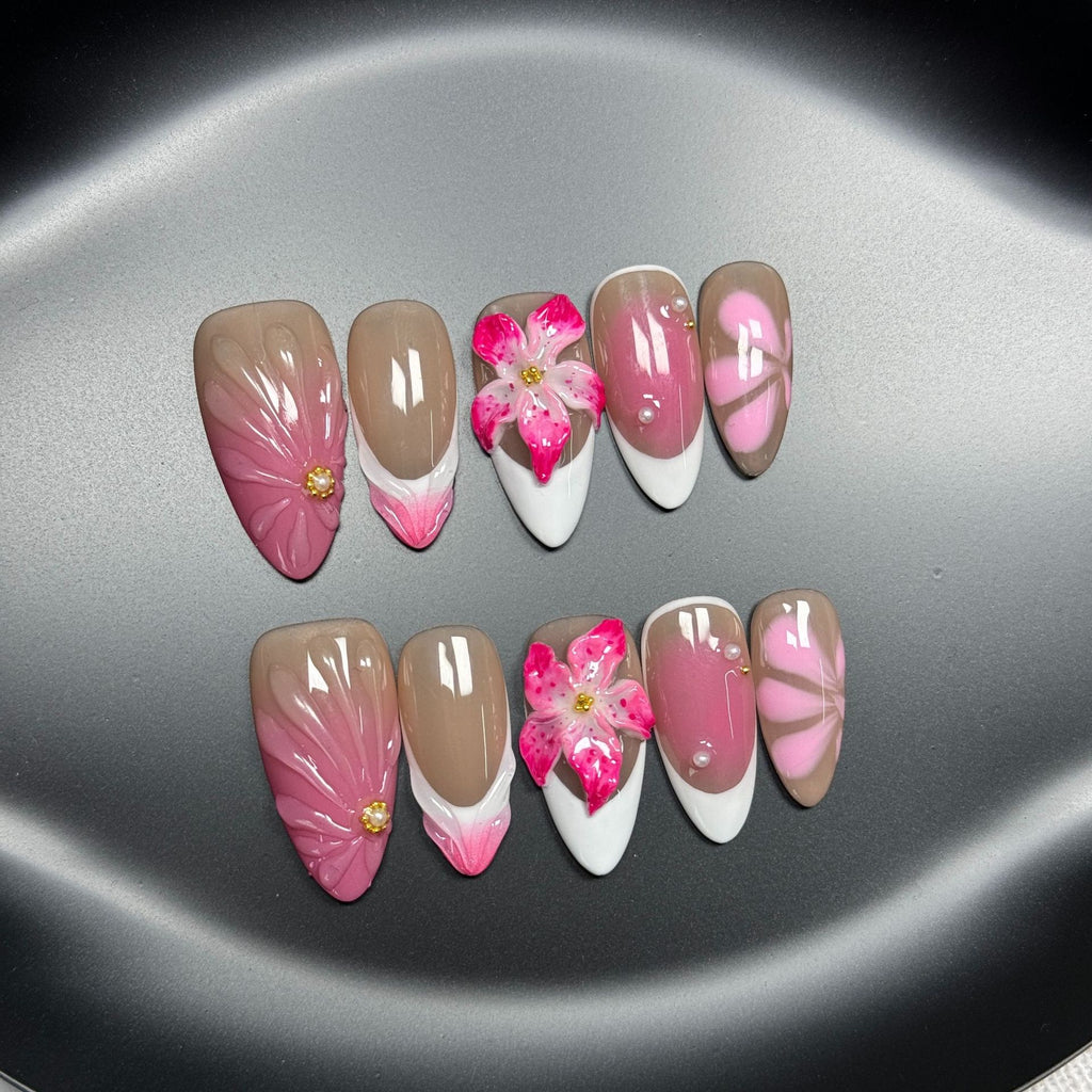 French Style Lily Fluid Ice Flower Manicure – Bild 1 | LuxeStyle