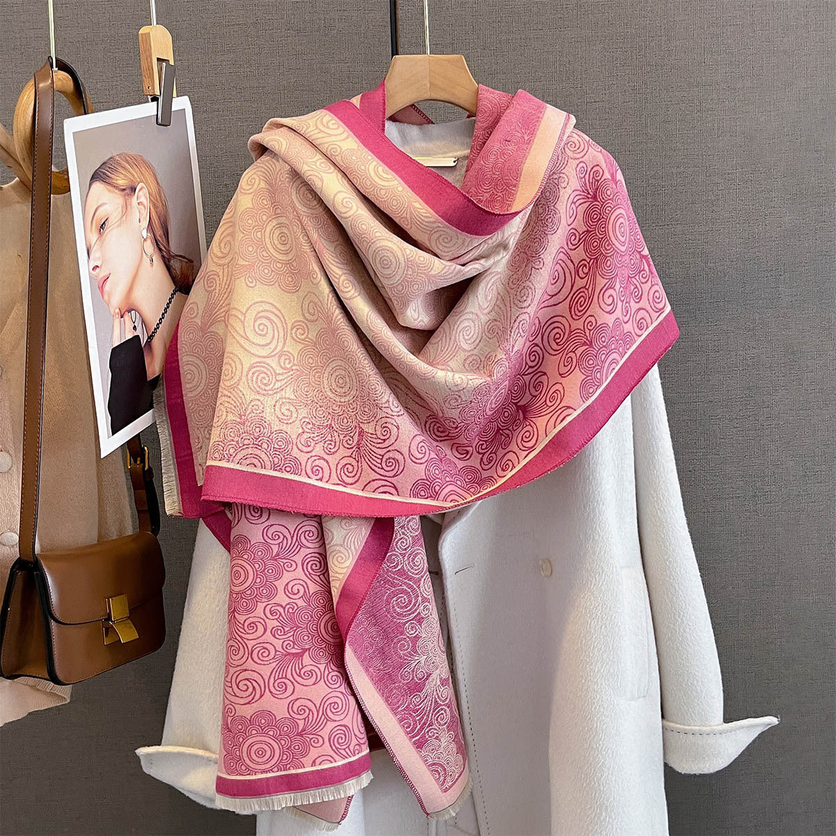 Patchwork Halstuch mit Vintage-Print | LuxeStyle