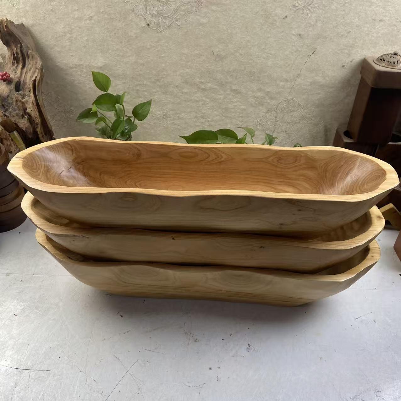 Bootförmiger Holz-Obstteller im Landhausstil