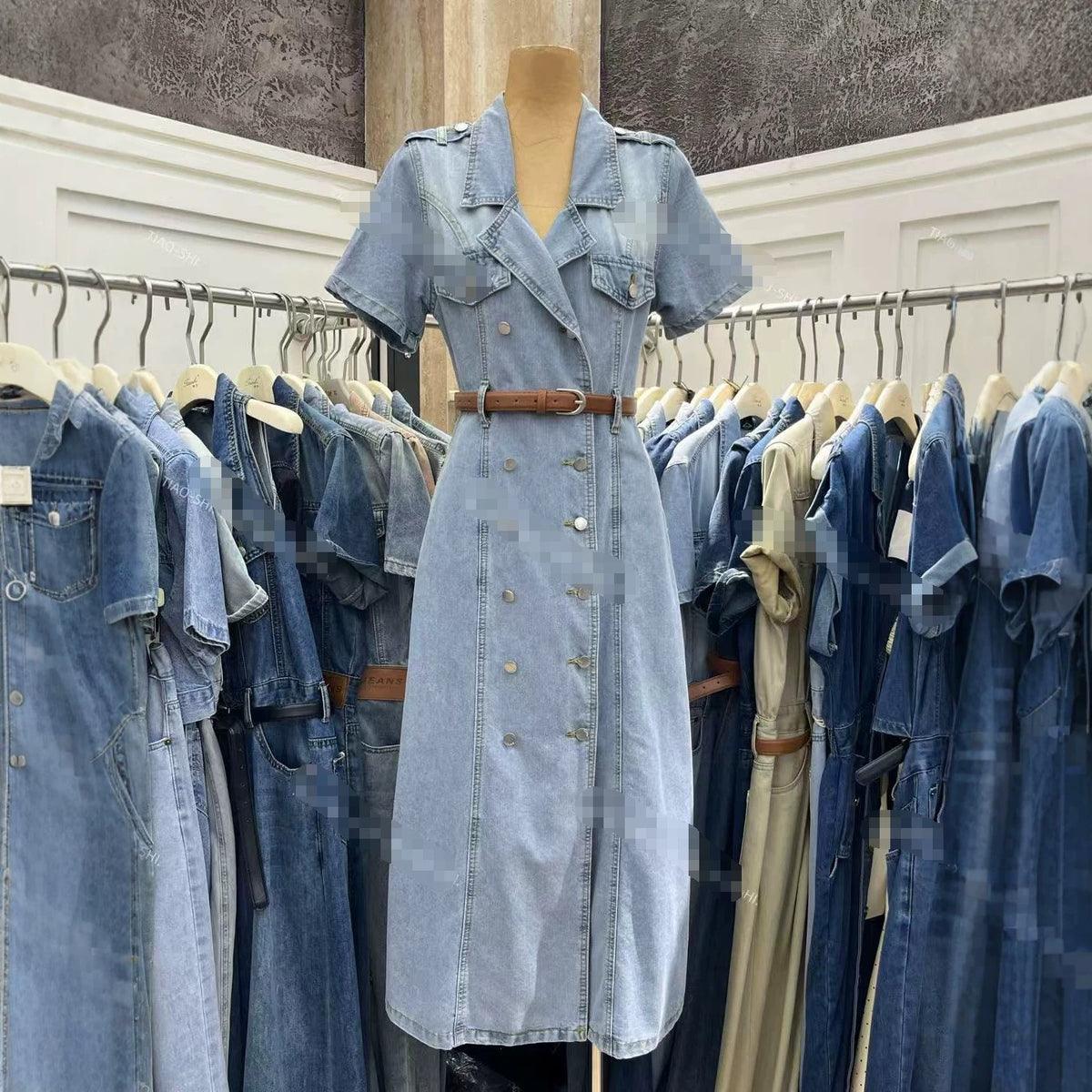 Elegantes Denim-Kleid für den Sommer – Bild 7 | LuxeStyle