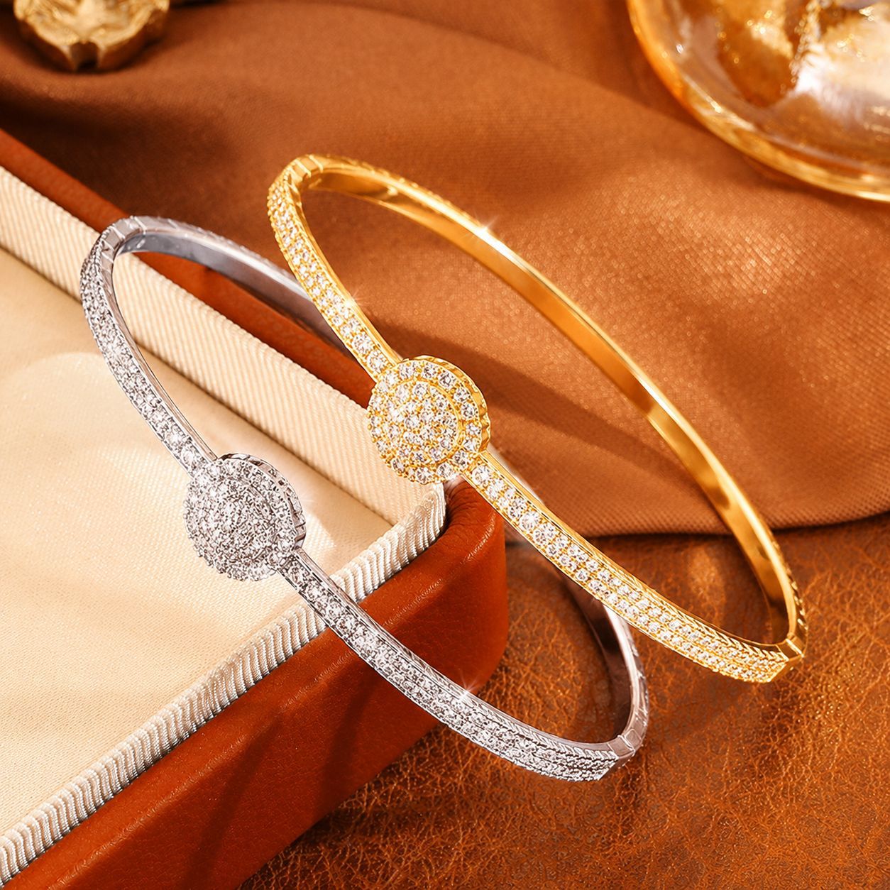 Minimalistisches Armband mit Strass