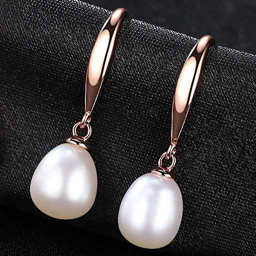 Elegante Ohrhaken mit Perlen