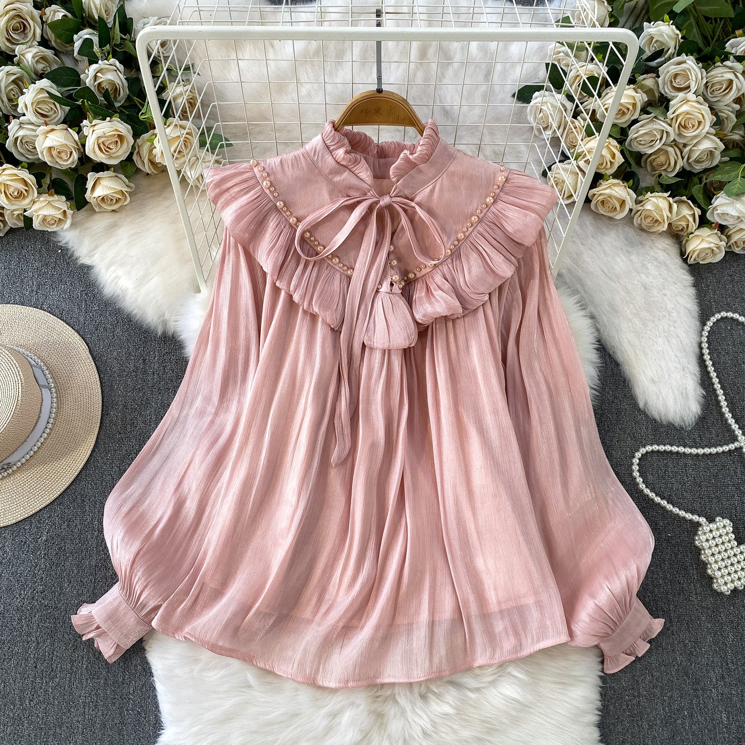Klassische Bluse mit Spitzenbesatz
