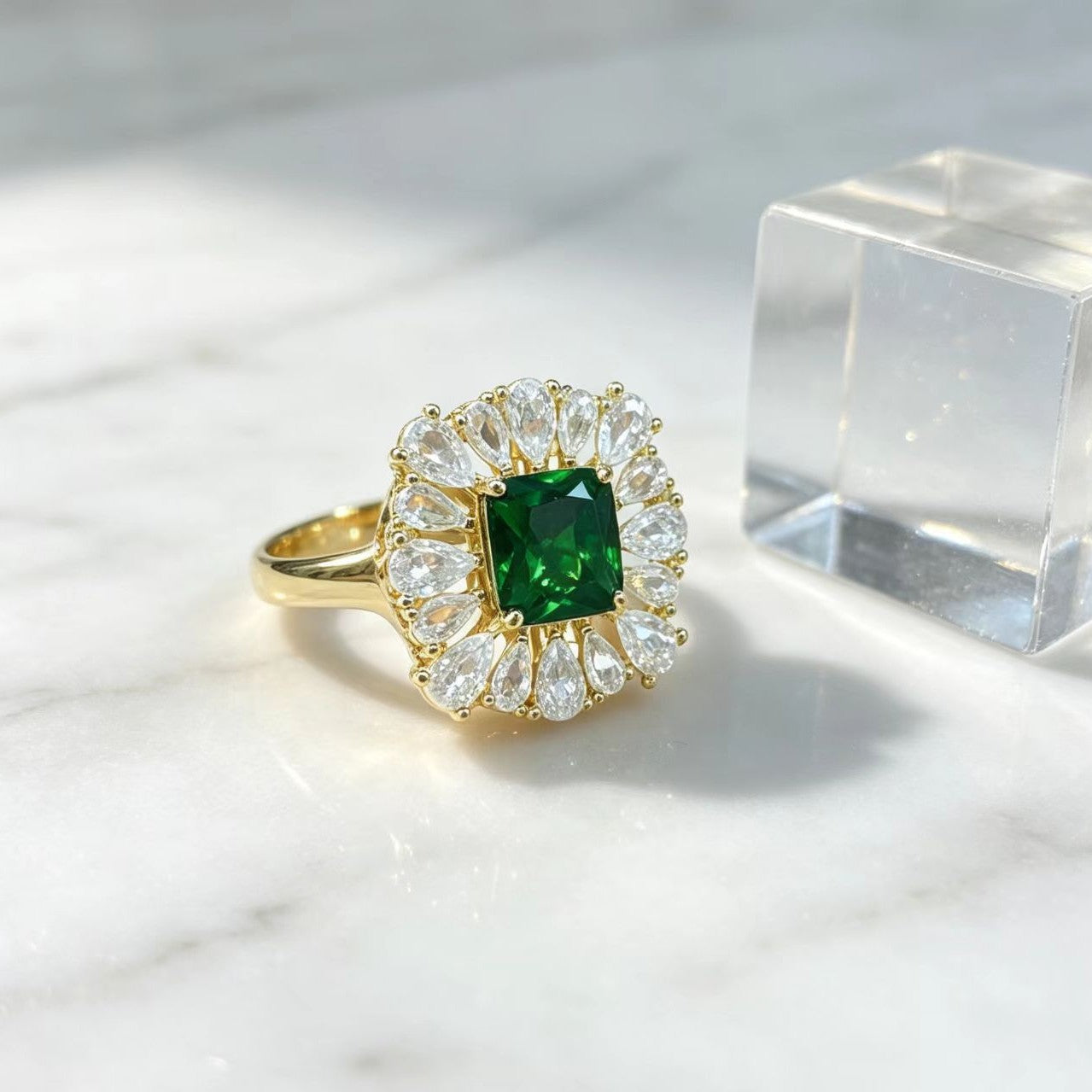 Edler geometrischer Ring