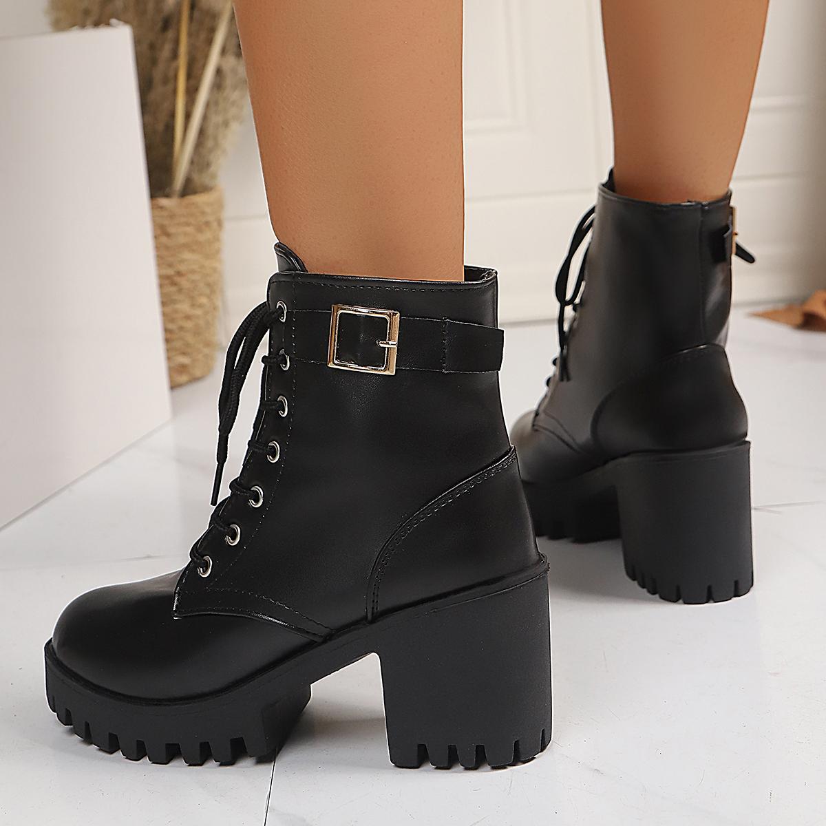 Elegante schwarze High-Heel-Stiefeletten