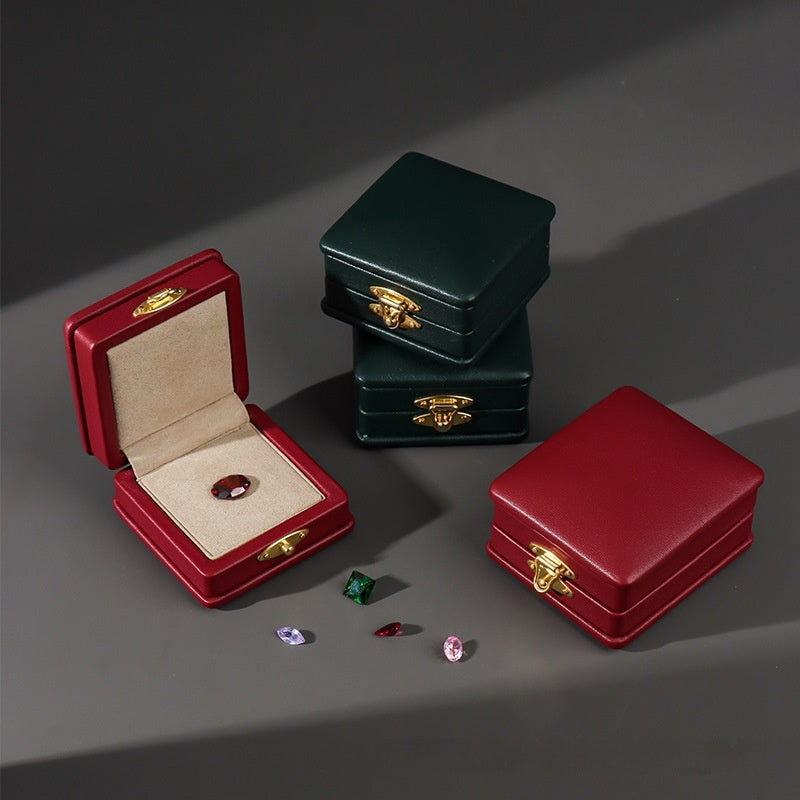 Leder-Diamanten-Schmuckkassette – Bild 2 | LuxeStyle