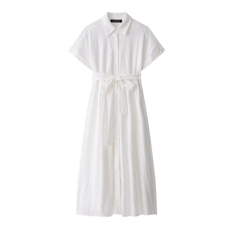 Besticktes Kleid mit V-Ausschnitt – Bild 4 | LuxeStyle