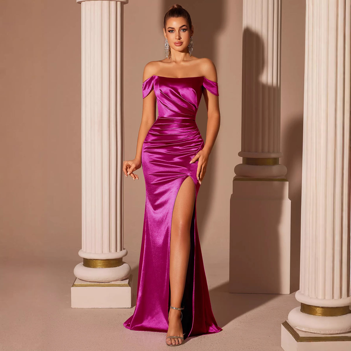 Rosenrotes Satin-Abendkleid mit Off-Shoulder – Bild 4 | LuxeStyle
