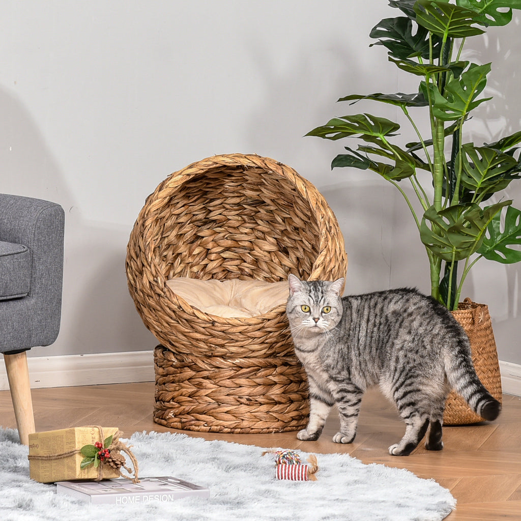 Erhöhtes Katzenbett mit Korb und Kissen