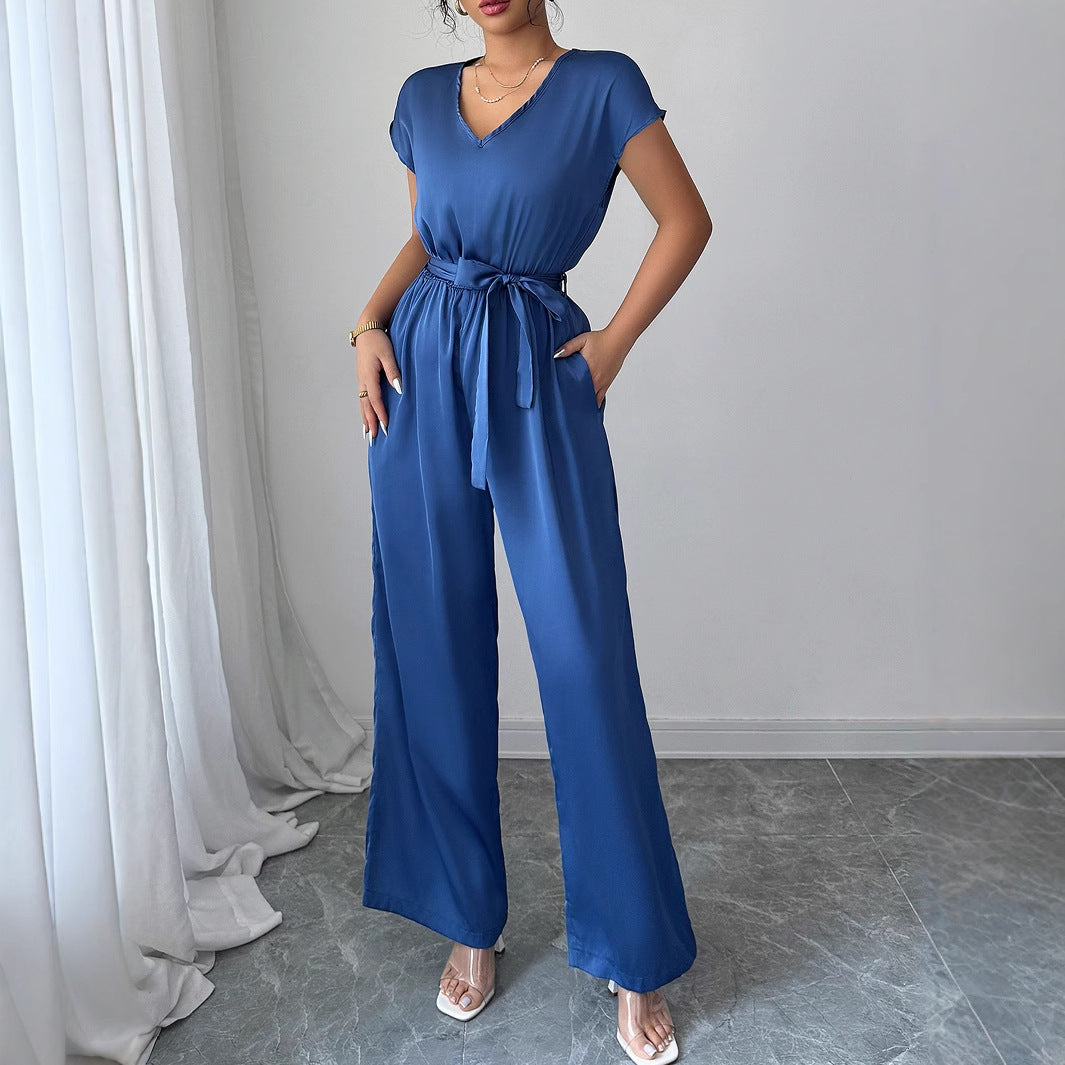 Eleganter Jumpsuit mit weitem Bein und V-Ausschnitt