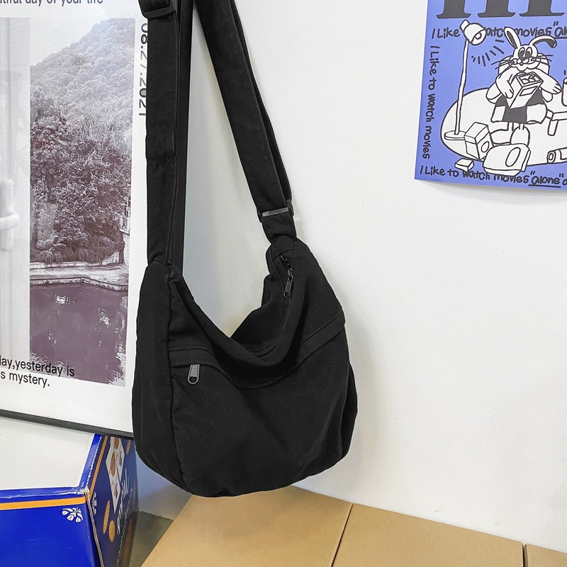 Canvas Bag im Street Style – Bild 5 | LuxeStyle