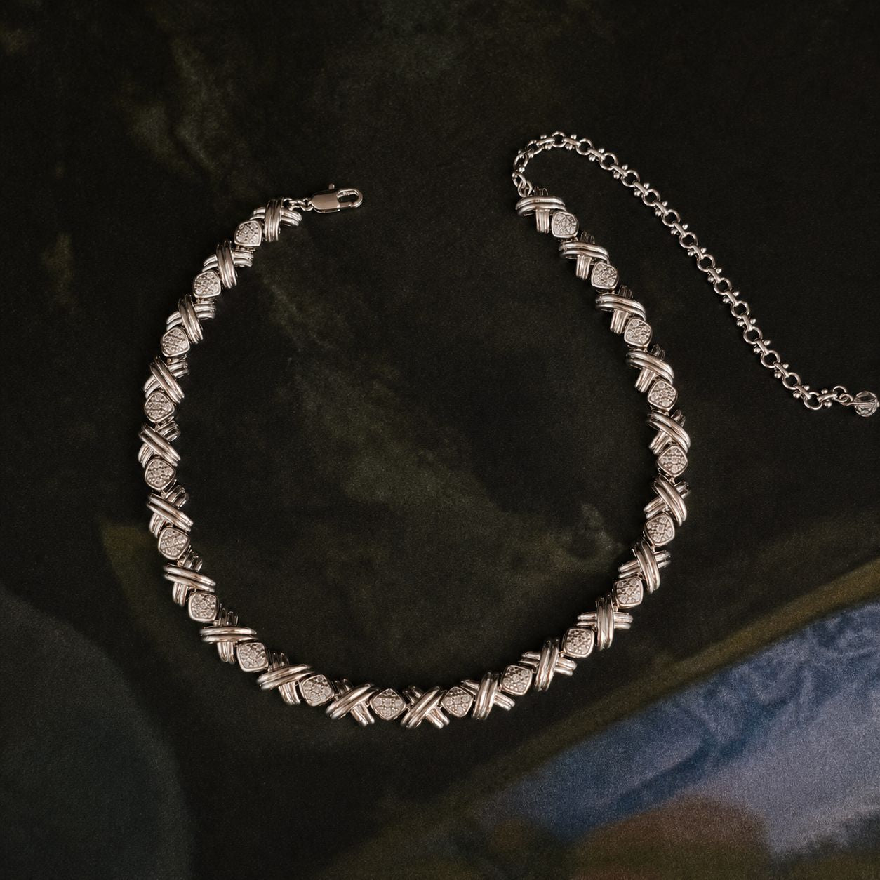Halskette und Armband mit Diamanten