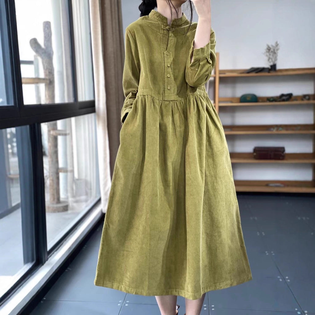 Kleid mit Knopfleiste und Stand-up Kragen aus Cord – Bild 3 | LuxeStyle