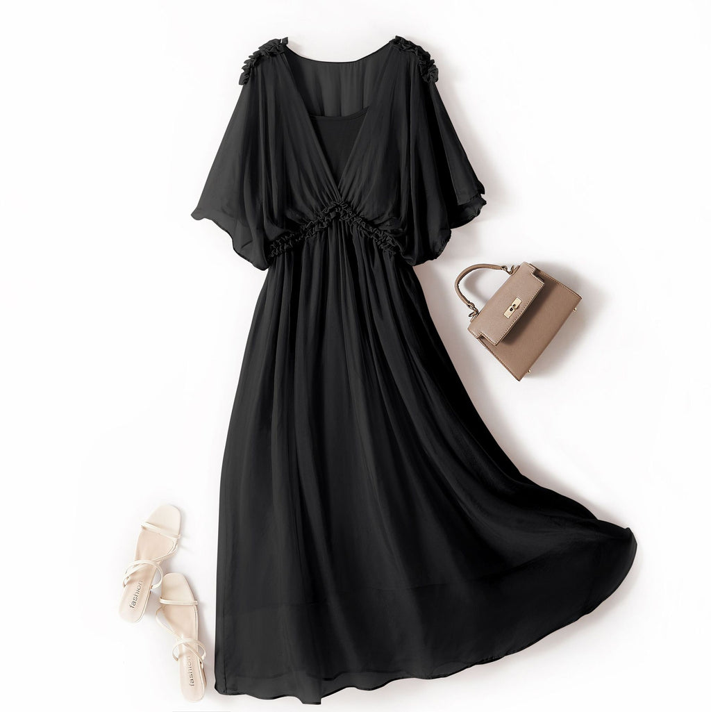 Elegantes Seidenkleid mit Fledermausärmeln – Bild 5 | LuxeStyle