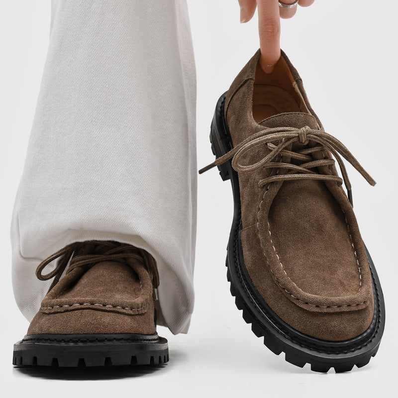 Retro-Sneaker mit dicker Sohle