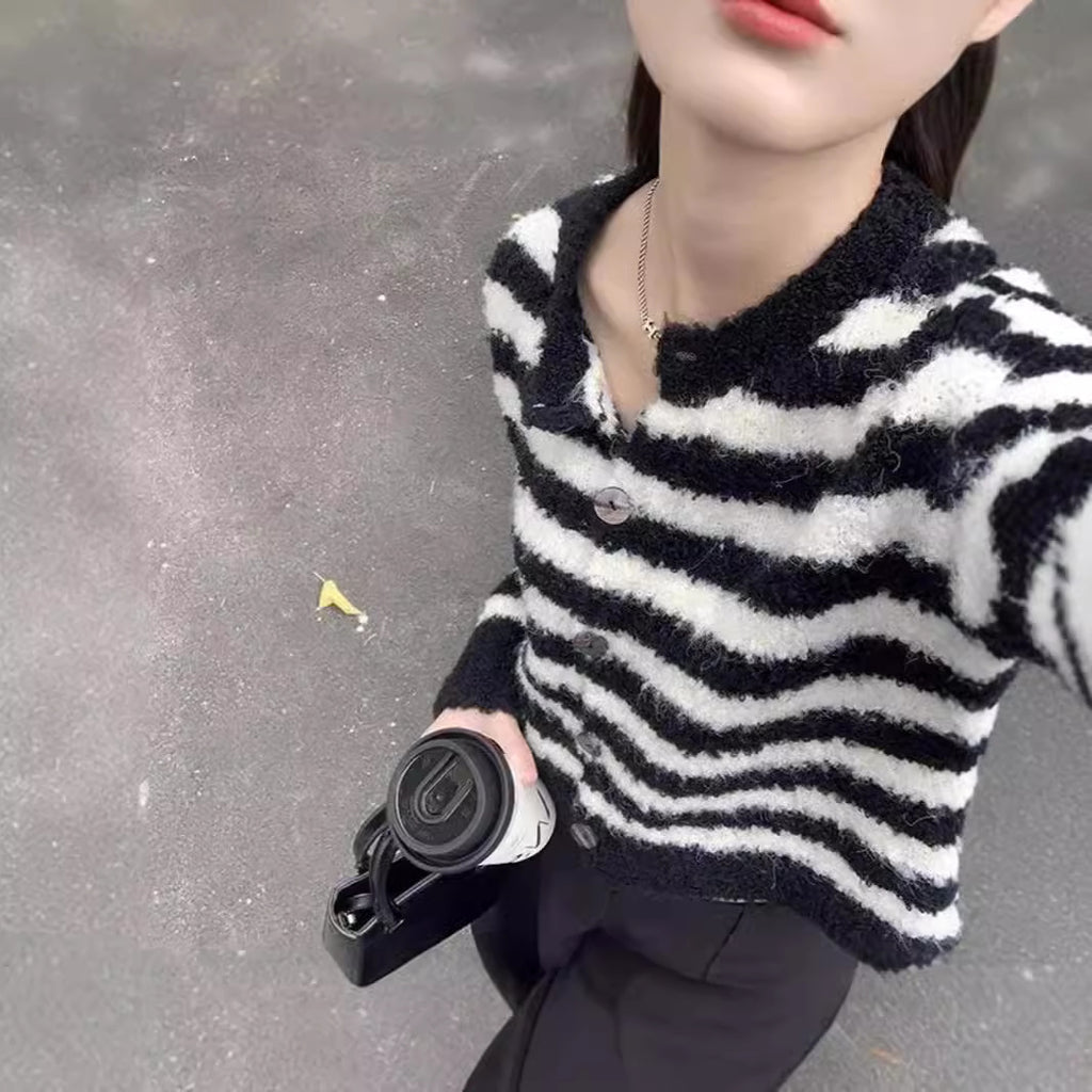 Kurzer Strick-Cardigan mit Knopfleiste