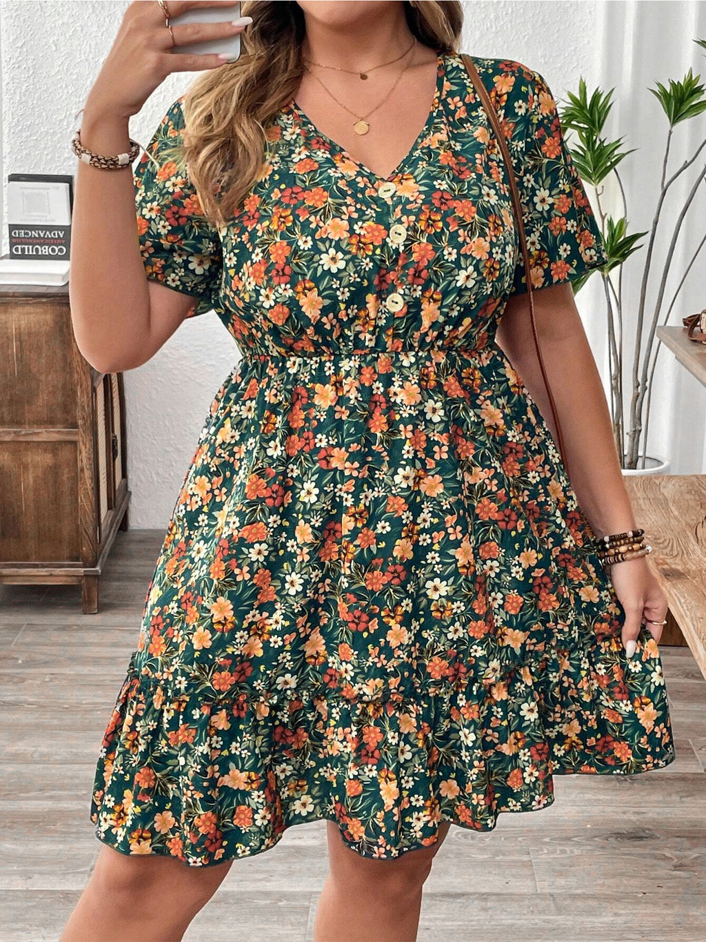 Midi-Kleid mit V-Ausschnitt & Blumenmuster – Bild 6 | LuxeStyle