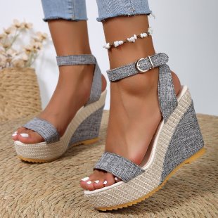 Denim-Sandalen mit Knöchelriemen – Bild 3 | LuxeStyle