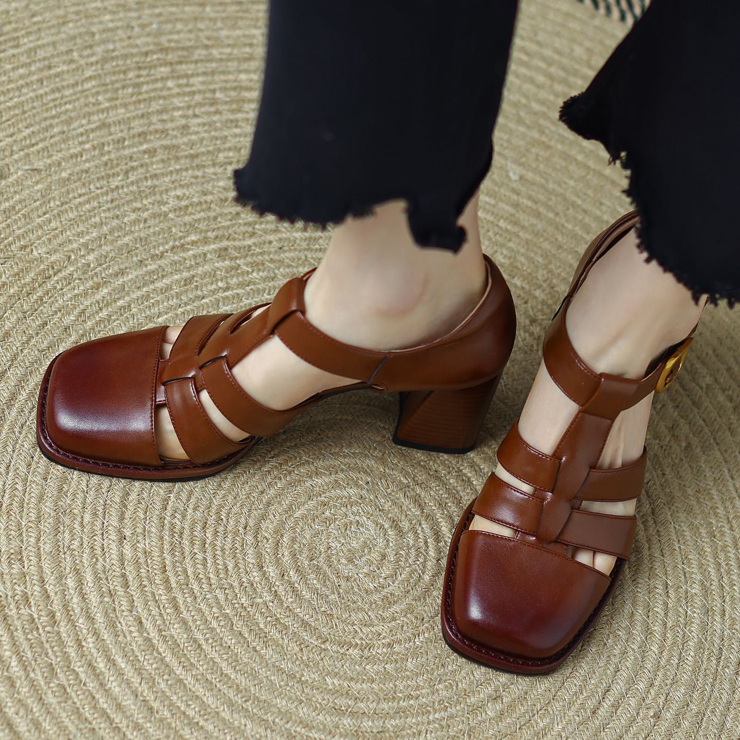 Vintage Sandalen mit T-Riemen und Blockabsatz