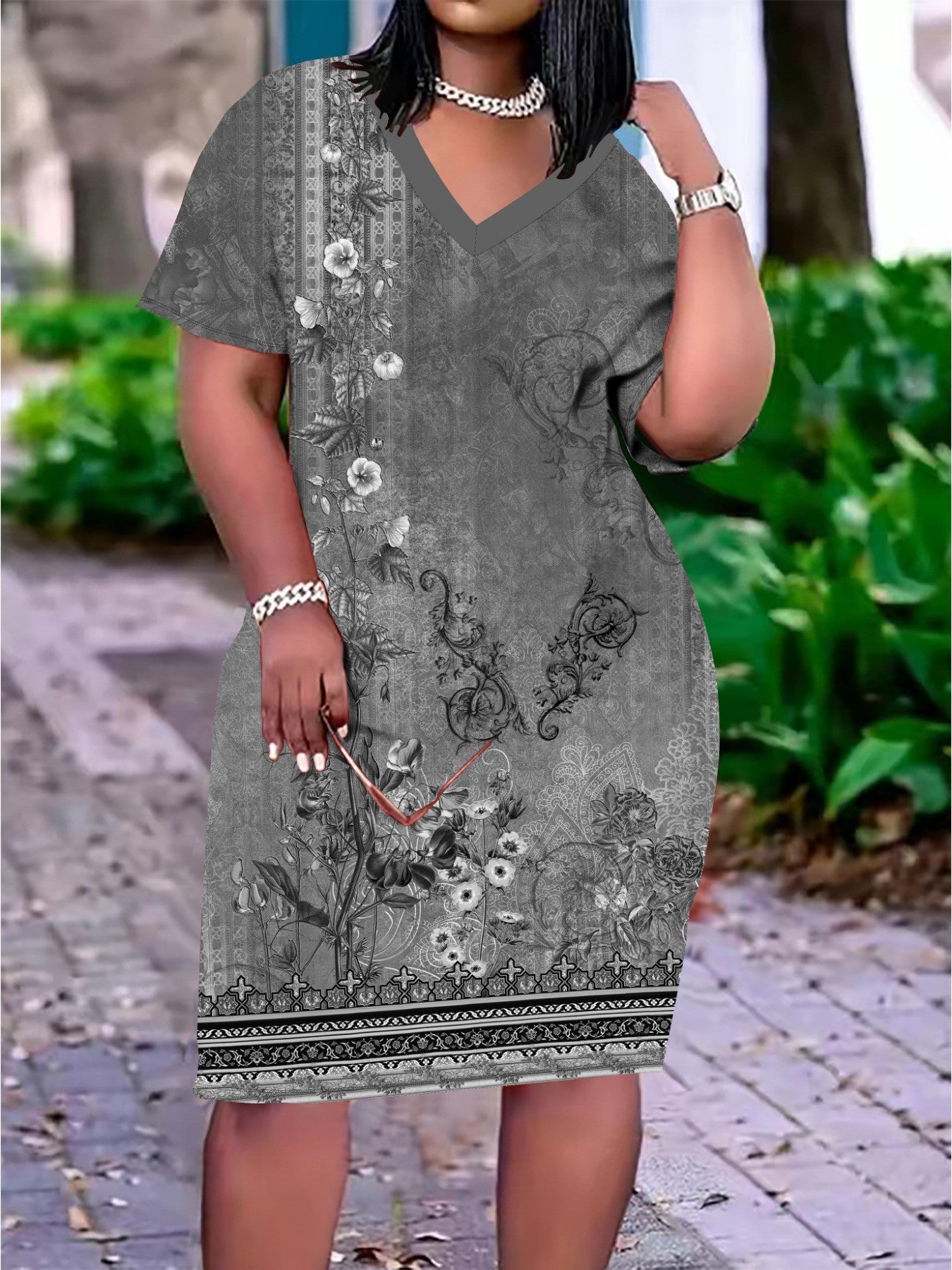 Blumiges Midi-Kleid mit V-Ausschnitt